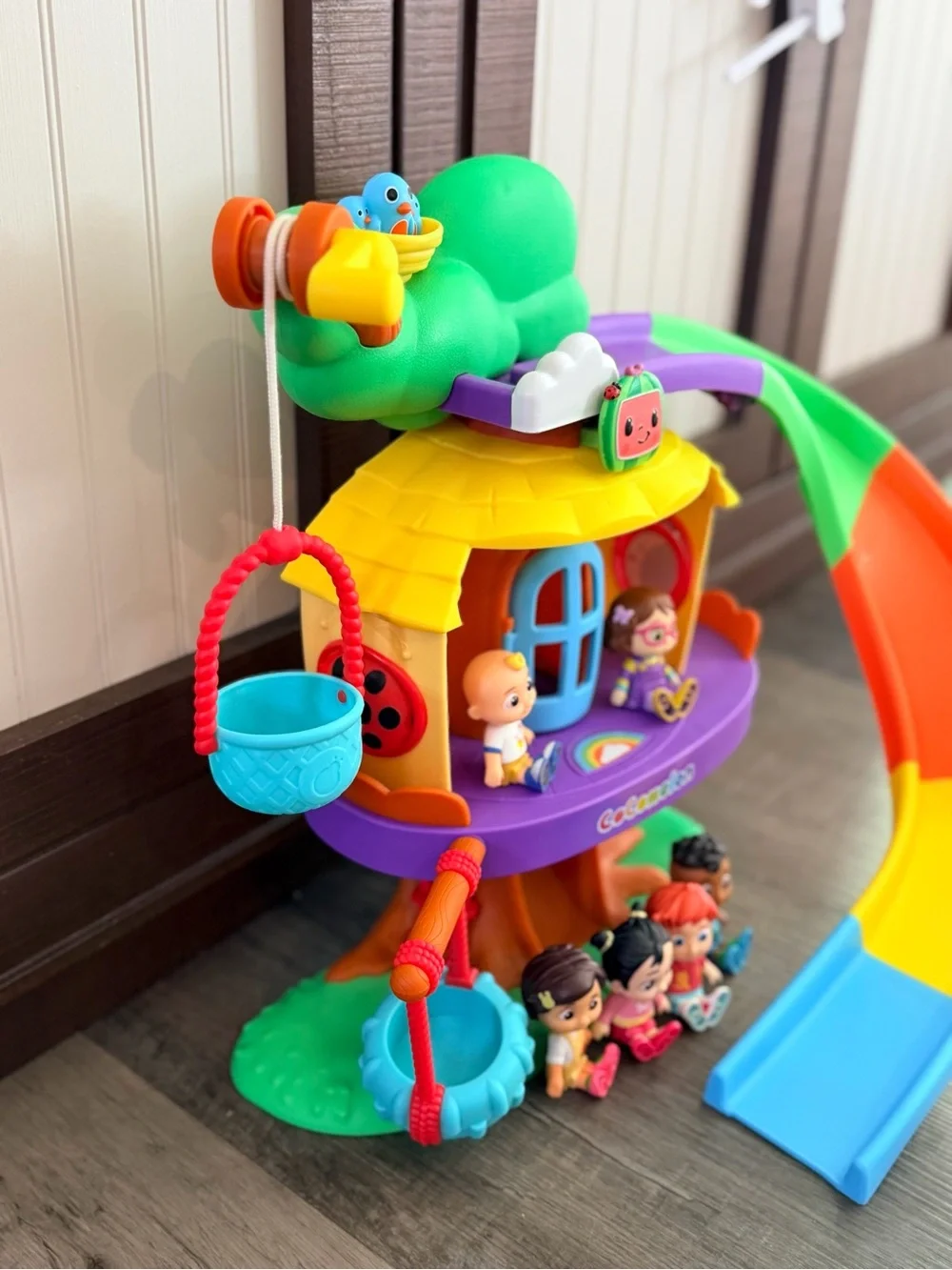 CoComelon Deluxe Clubhouse Playset - Features JJ and His Five Friends- Songs